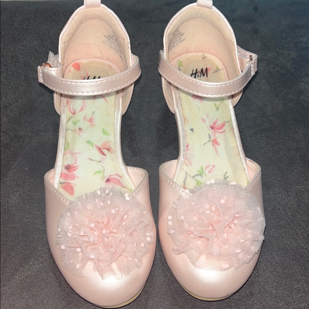 H&M Light Pink Kids Dress Shoes with Floral Accent